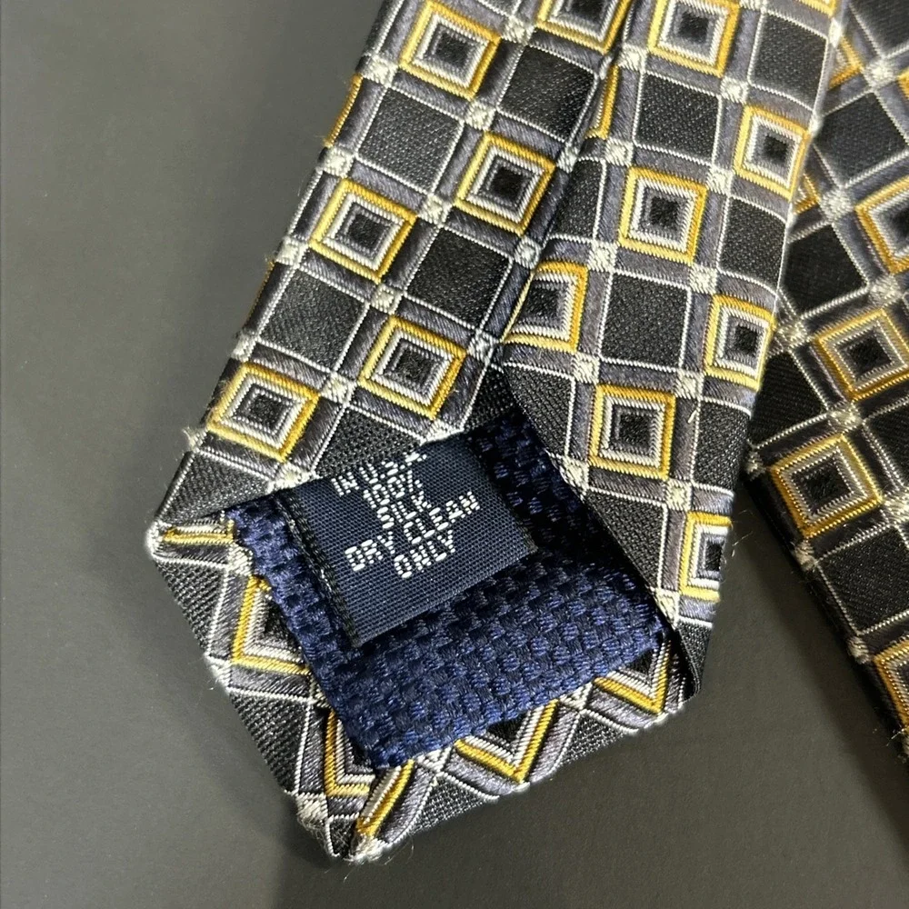 Daniel Cremieux 100% Silk Neck Tie Black/Silver Squares Geometric 59 x 3 3/16